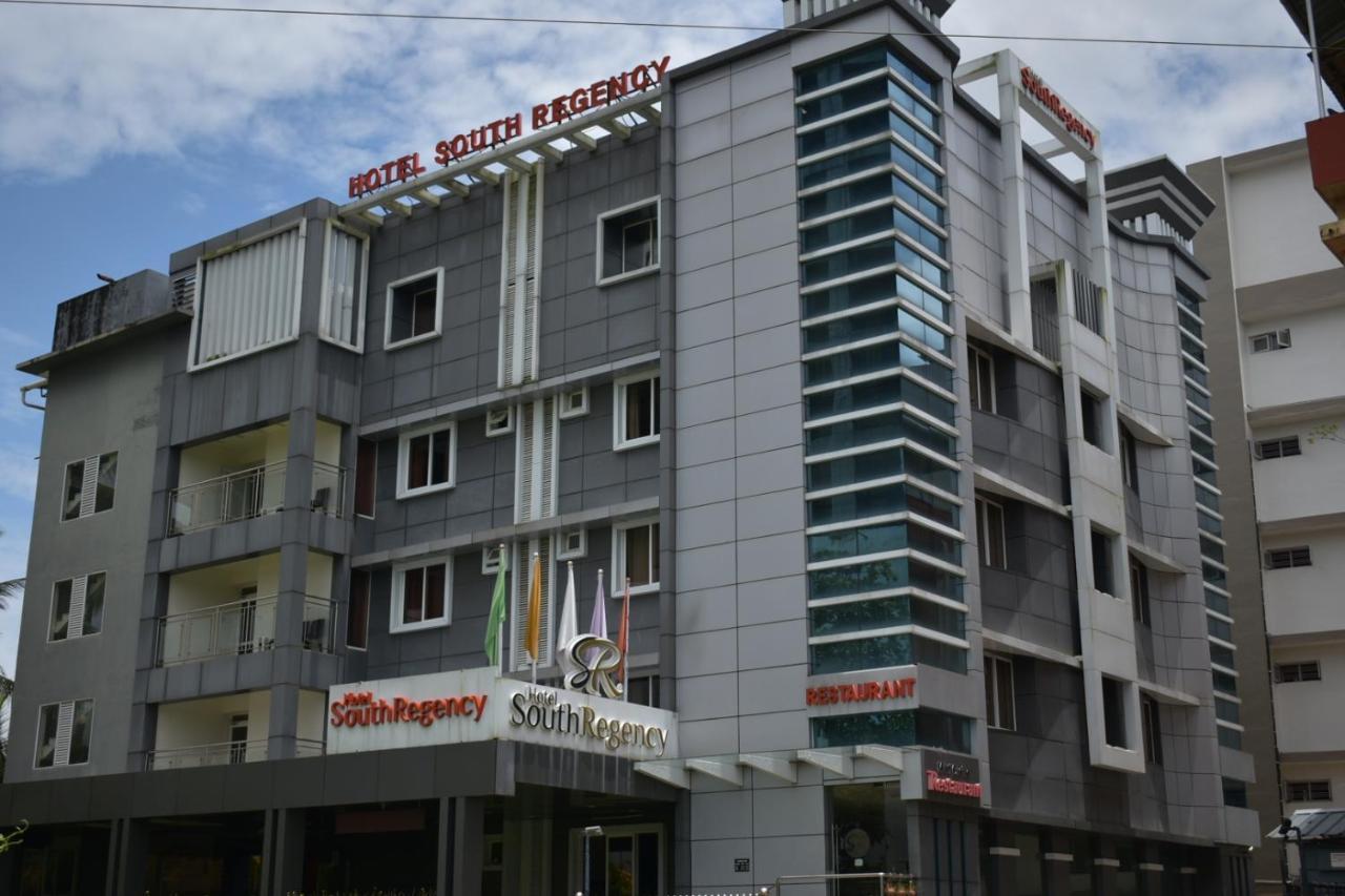 Hotel South Regency, Ernakulam Kochi Exterior photo