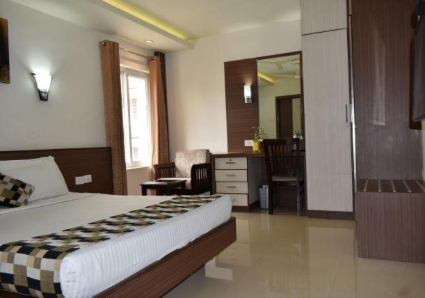 Hotel South Regency, Ernakulam Kochi Exterior photo