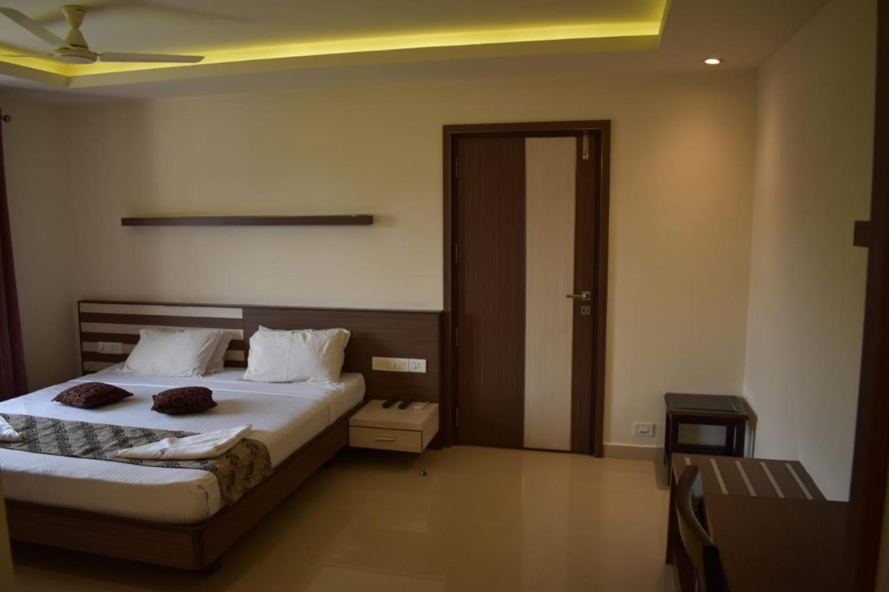 Hotel South Regency, Ernakulam Kochi Exterior photo